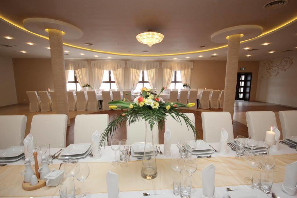 Biala Akacja Resort & Business ปรุดนิค ภายนอก รูปภาพ